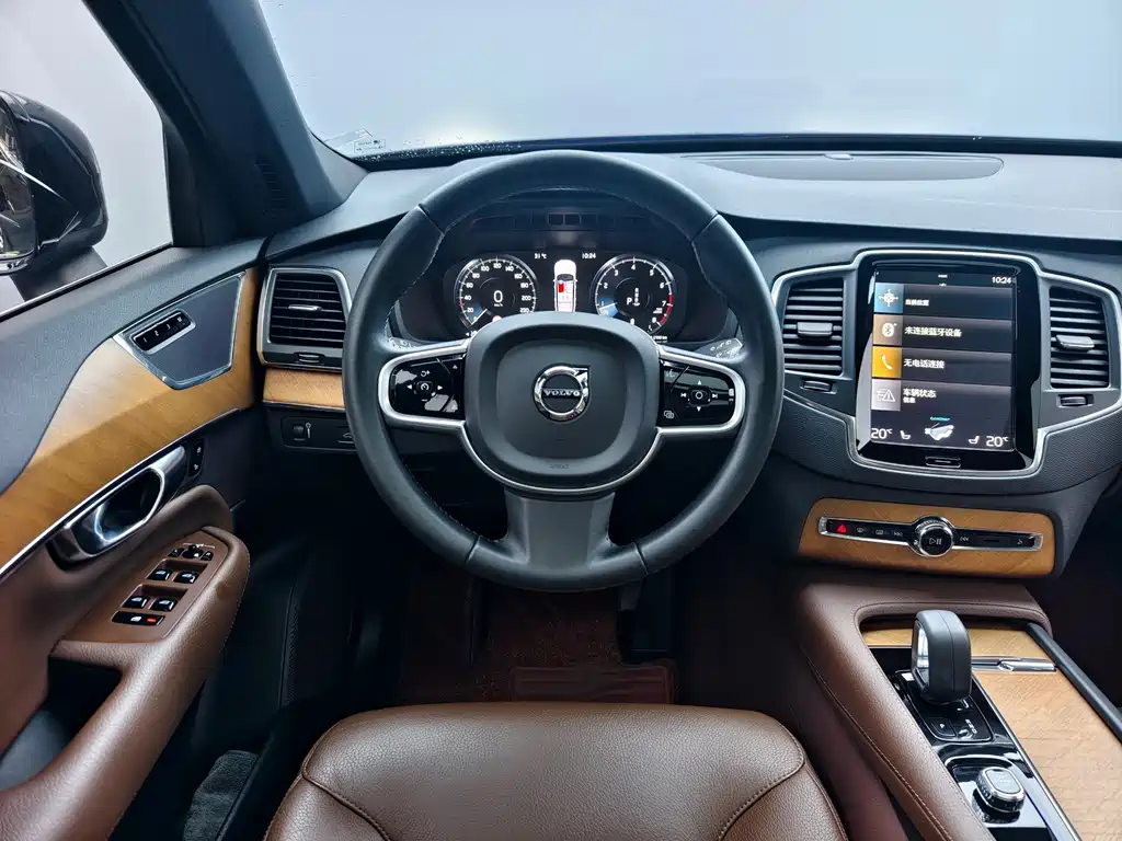 Volvo XC90 2022 — фото 13