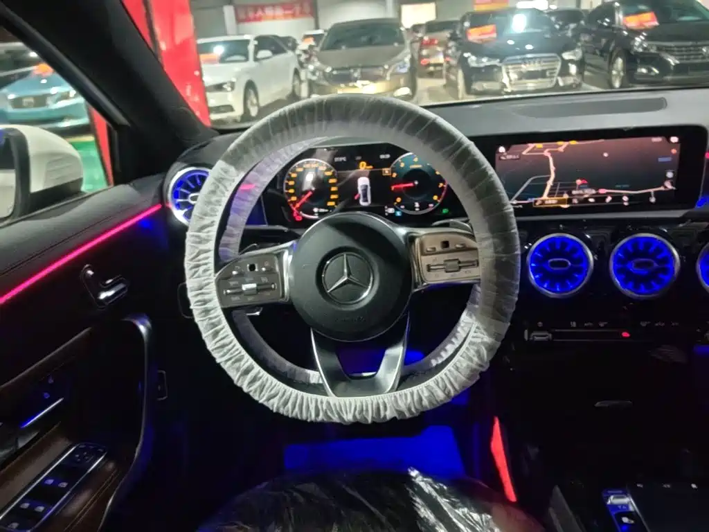 Mercedes-Benz A-Class 2019 — фото 11