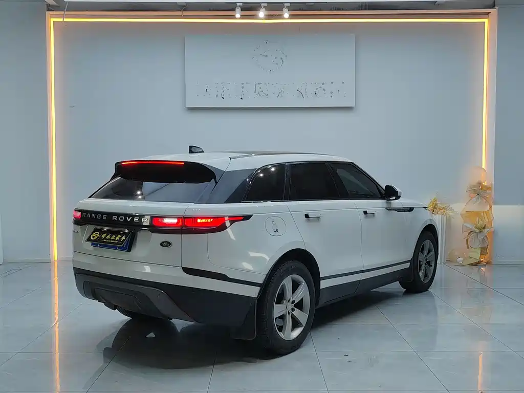 Land Rover Range Rover Velar 2017 — фото 6