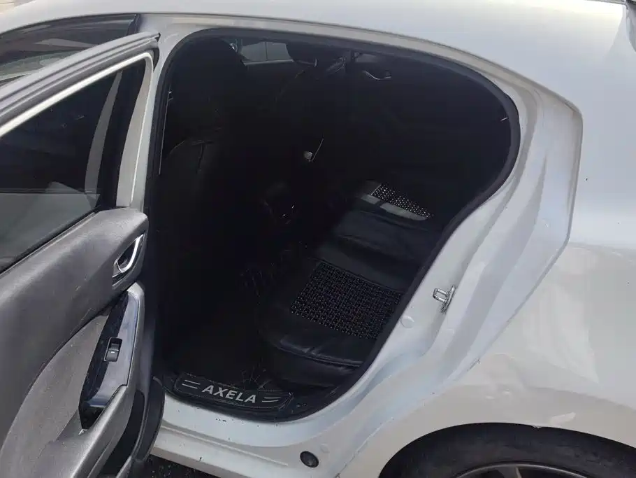 Mazda 3 Angkesela 2019 — фото 11
