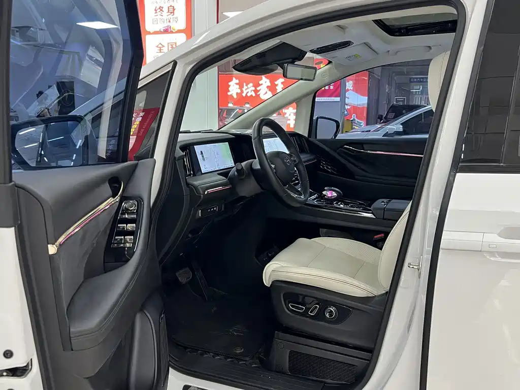 GAC Trumpchi E9 2023 — фото 12