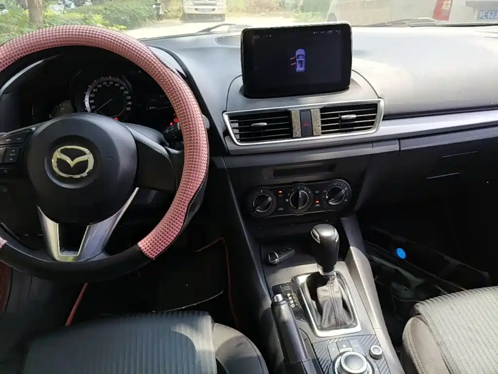 Mazda 3 Axela 2015 — фото 13