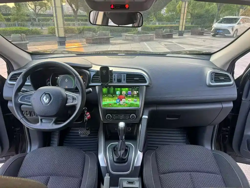 Renault Kadjar 2018 — фото 8