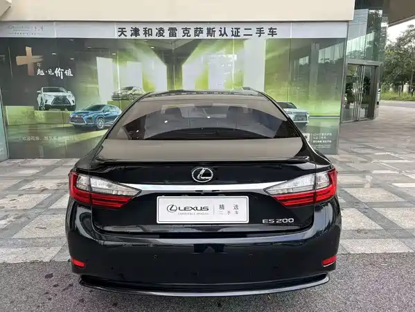 Lexus ES 2016