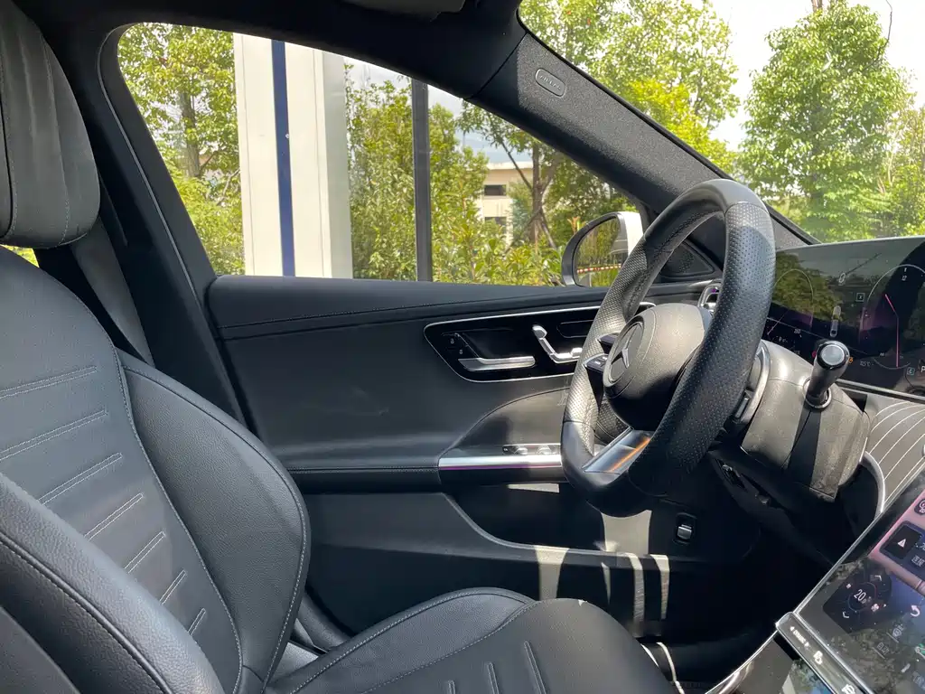 Mercedes-Benz C-Class 2023 — фото 11