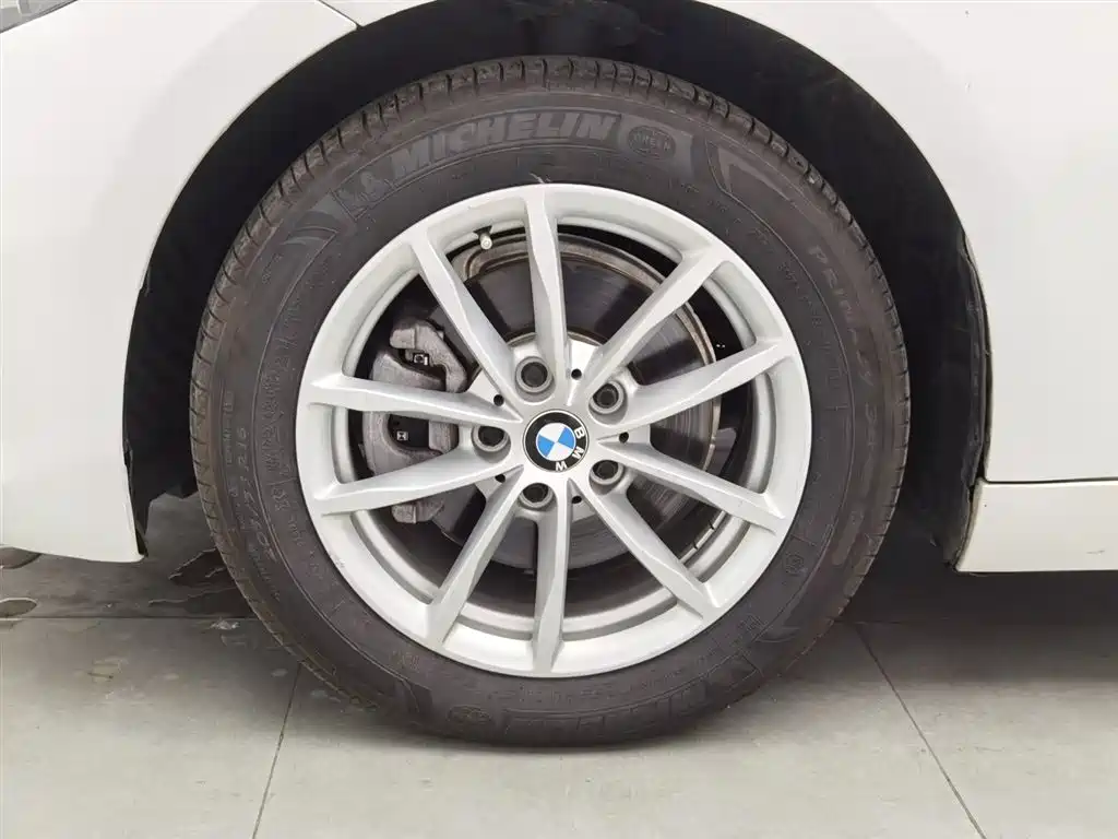 BMW 1 Series 2018 — фото 17