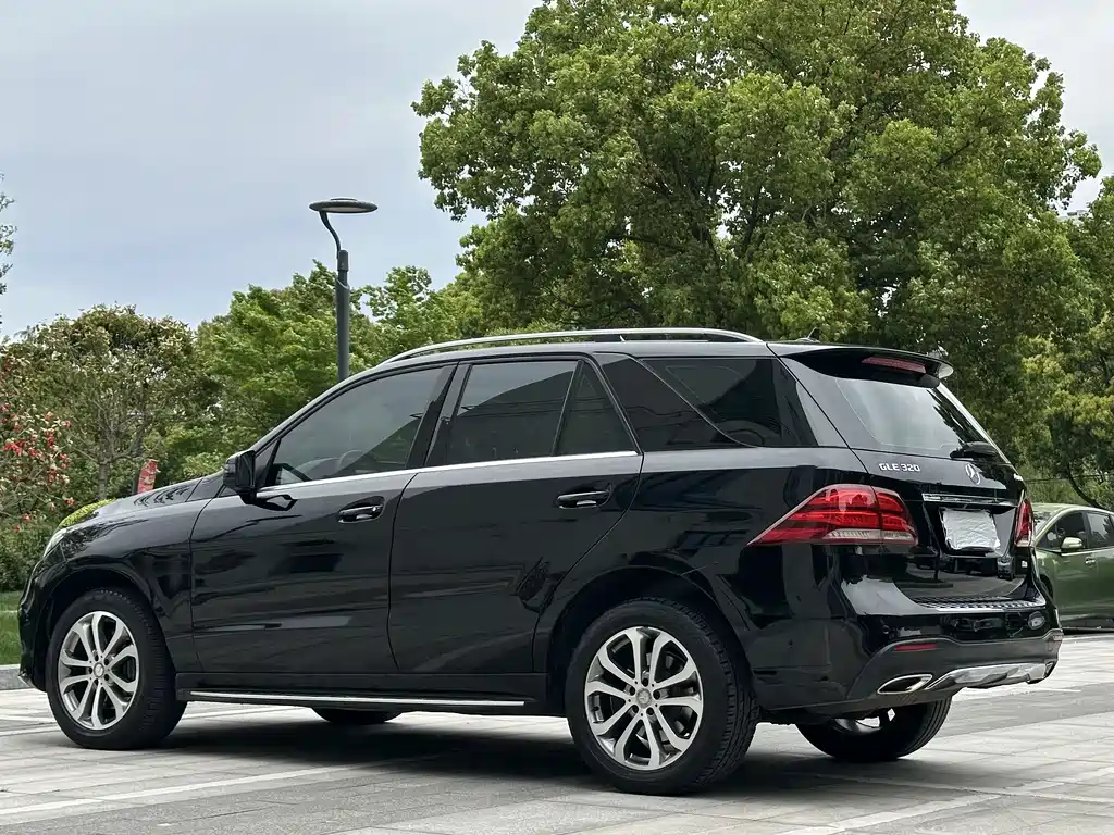 Mercedes-Benz GLE 2015 — фото 4