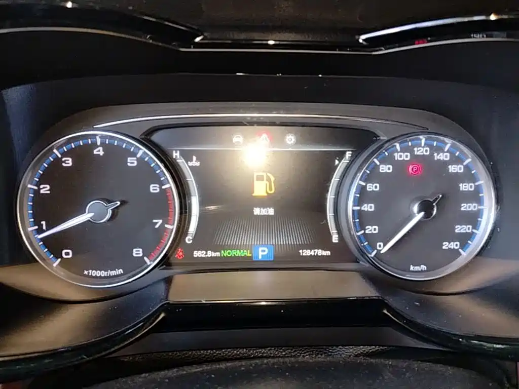 GAC Trumpchi GS8 2017 — фото 12
