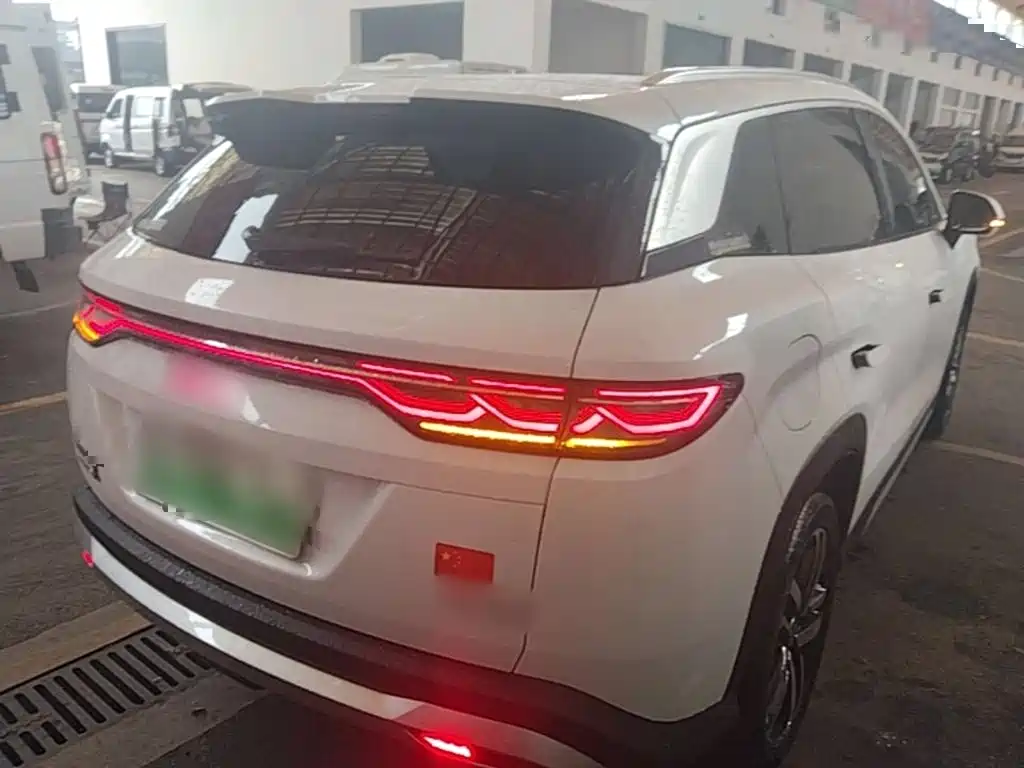 BYD Song L DM-i 2024 — фото 7