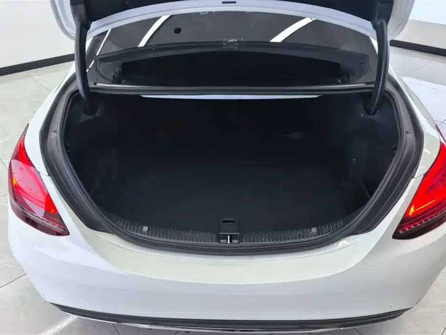 Mercedes-Benz C-Class 2021