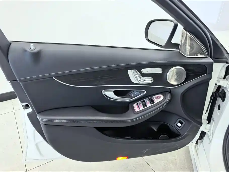 Mercedes-Benz C-Class 2021
