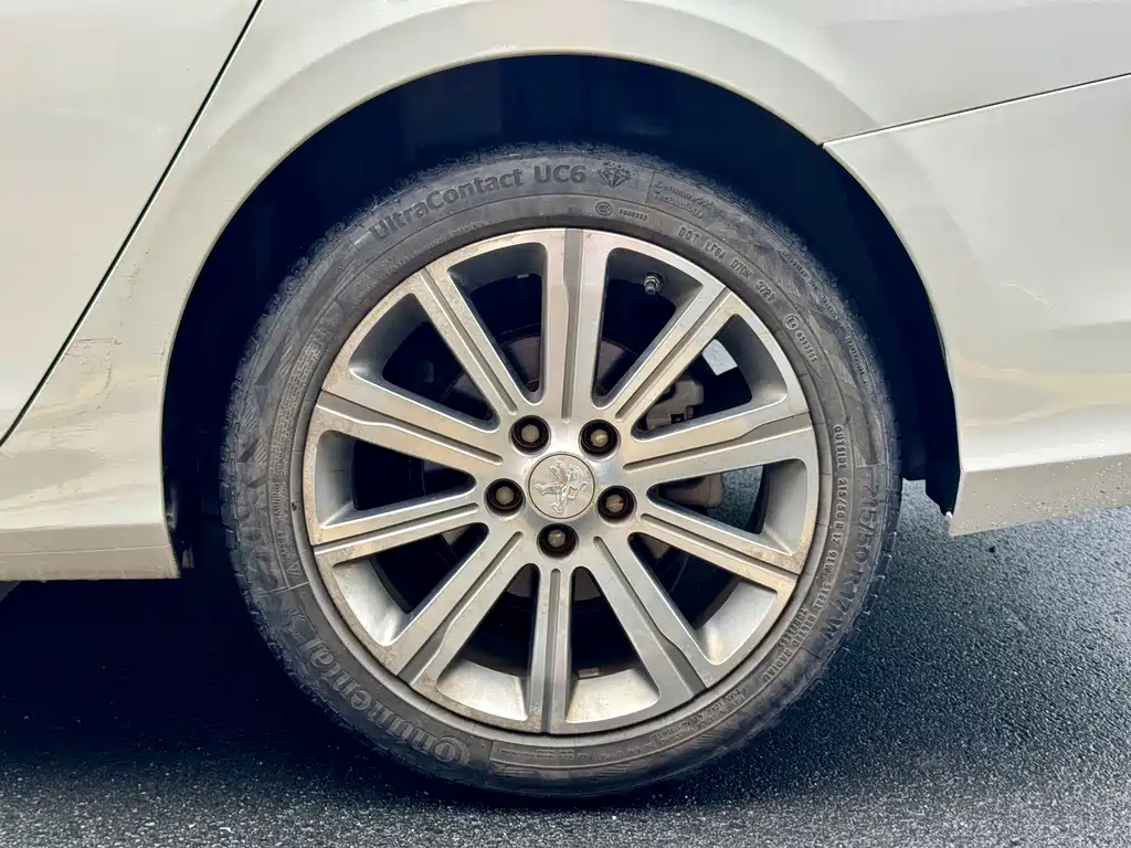 Peugeot 408 2017 — фото 19
