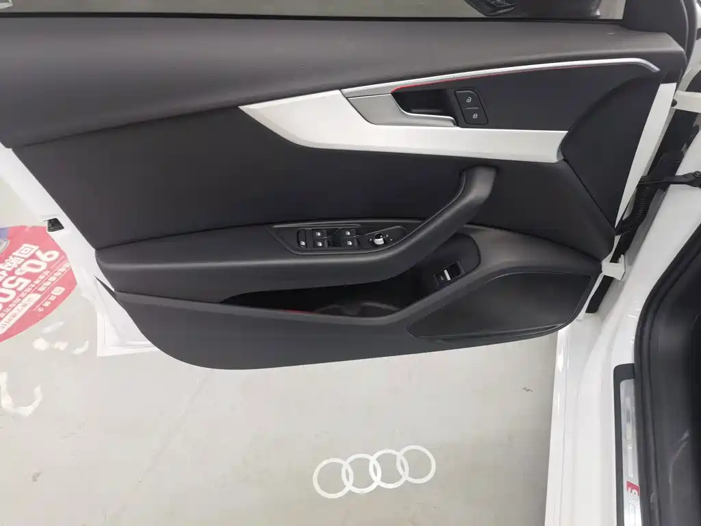 Audi A4L 2022 — фото 8