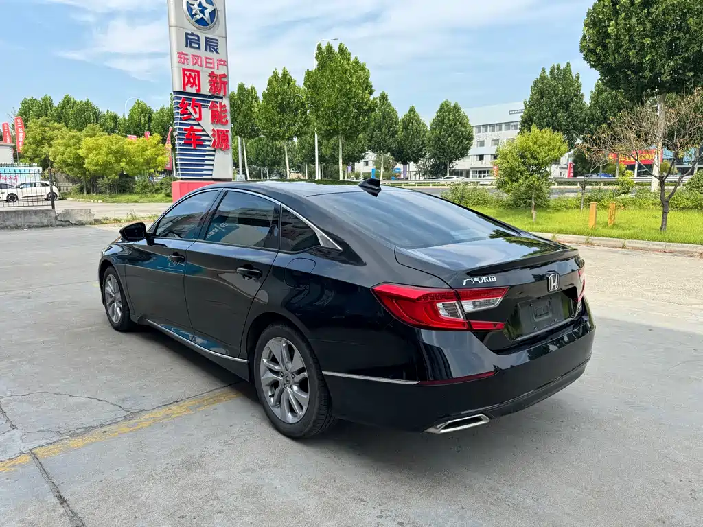 Honda Accord 2019 — фото 13
