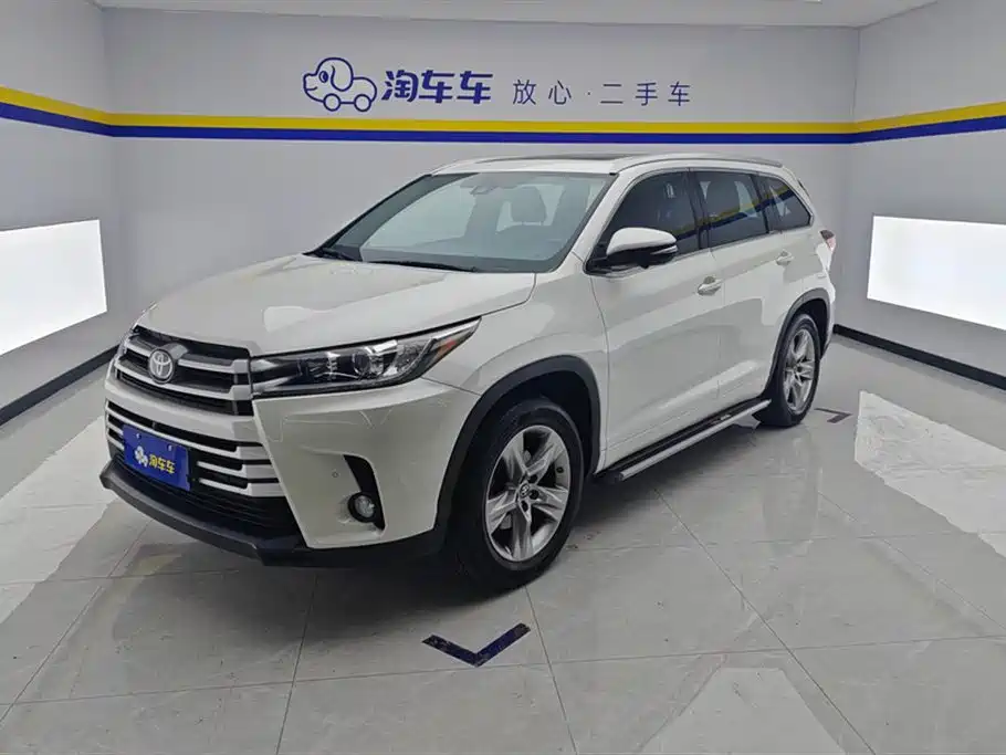 Toyota Highlander 2018 — фото 1