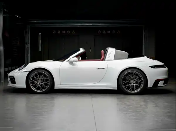 Porsche 911 2023