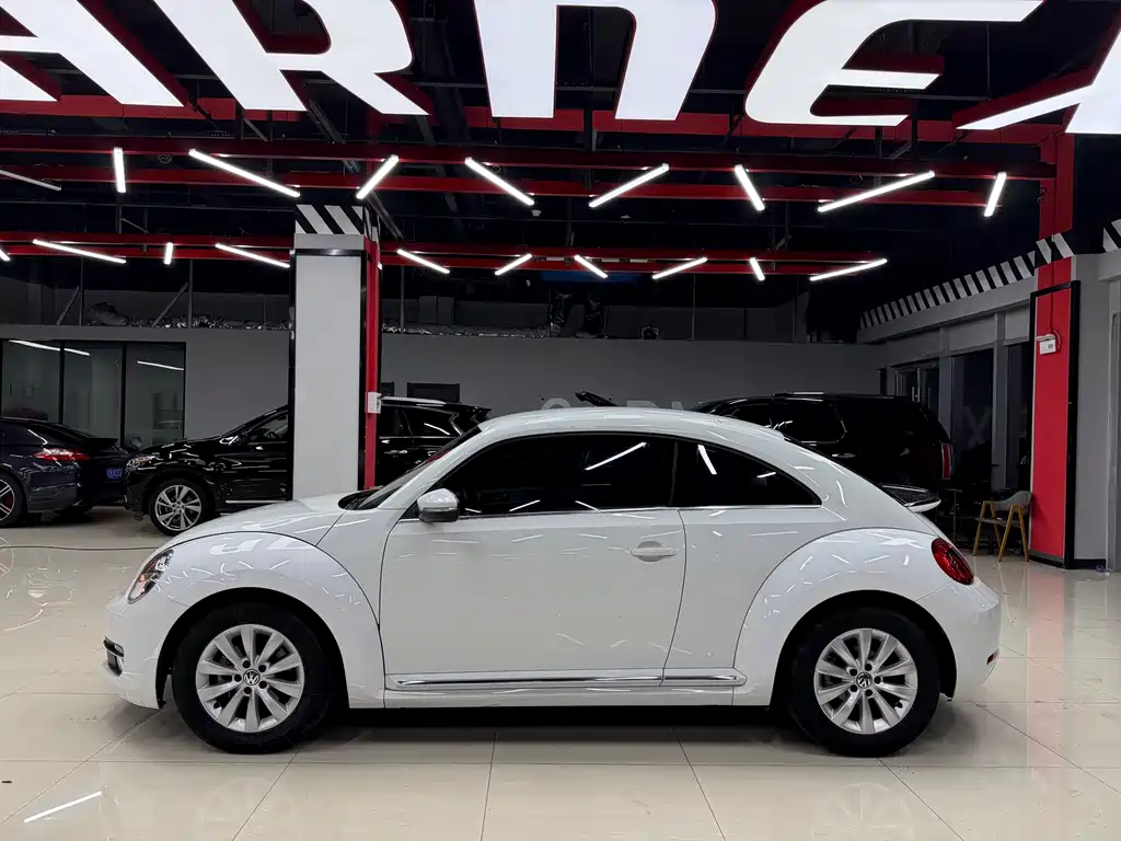 Volkswagen Beetle 2015 — фото 9
