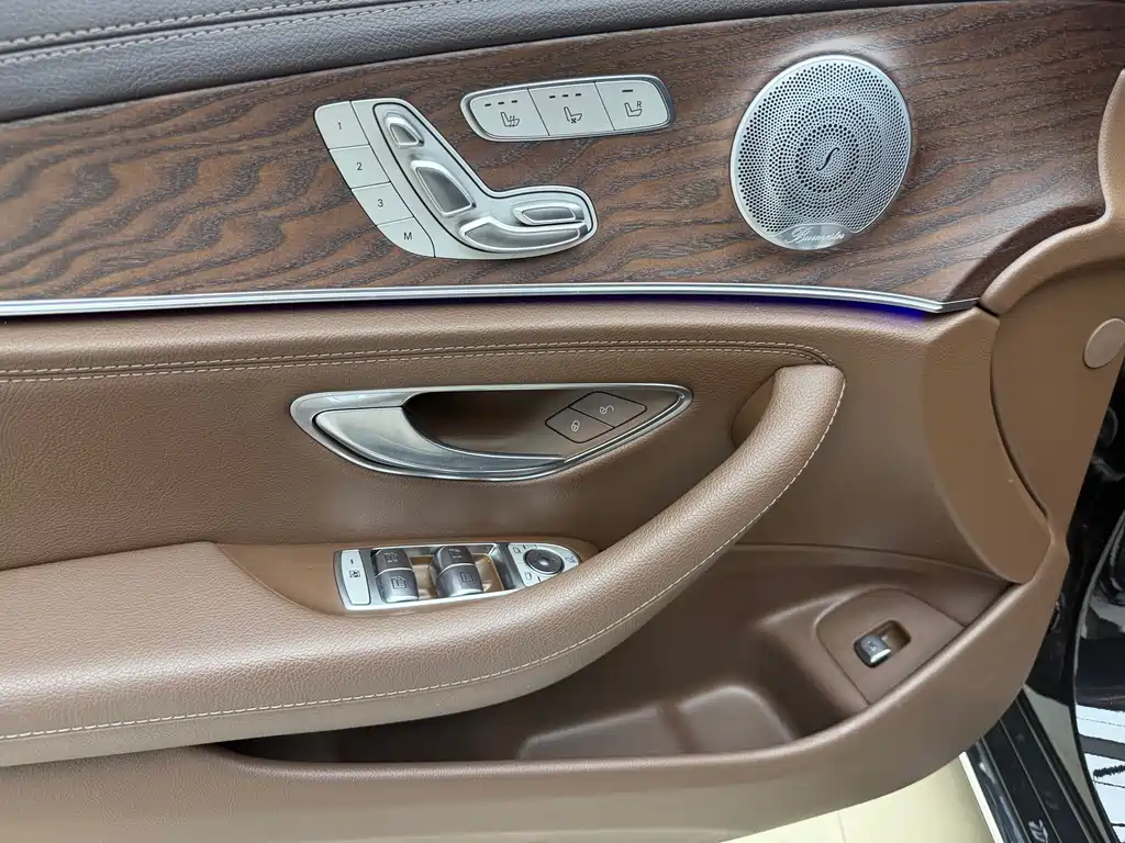 Mercedes-Benz E-Class 2020 — фото 8