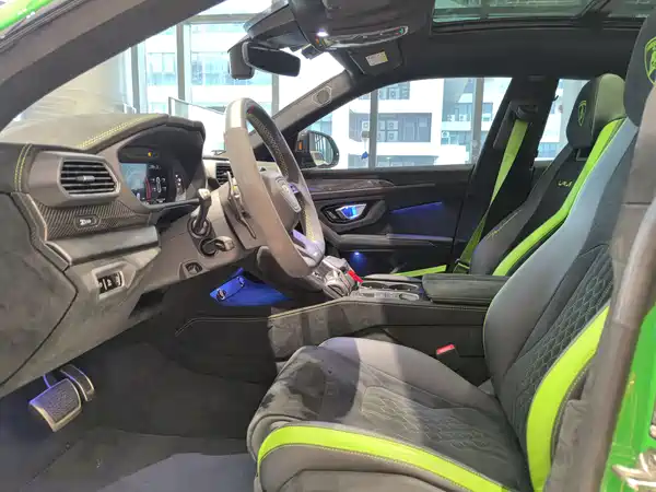 Lamborghini Urus 2024