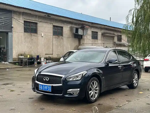 Infiniti Q70 2018