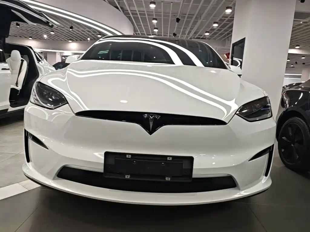 Tesla Model X 2023 — фото 3