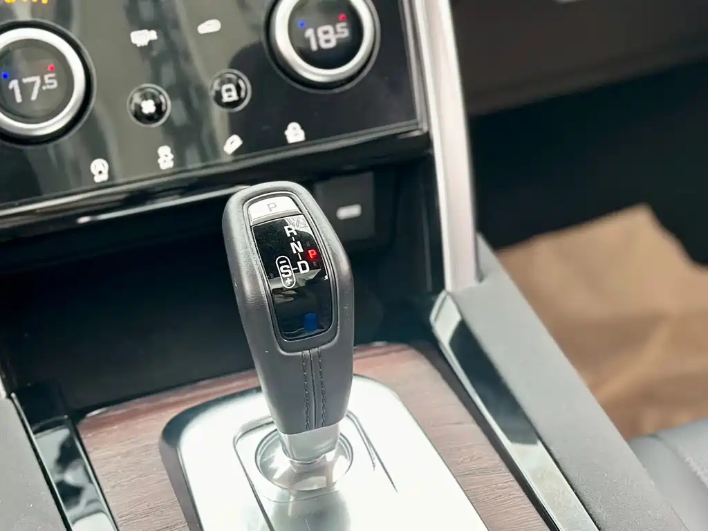 Land Rover Discovery Sport 2021 — фото 21
