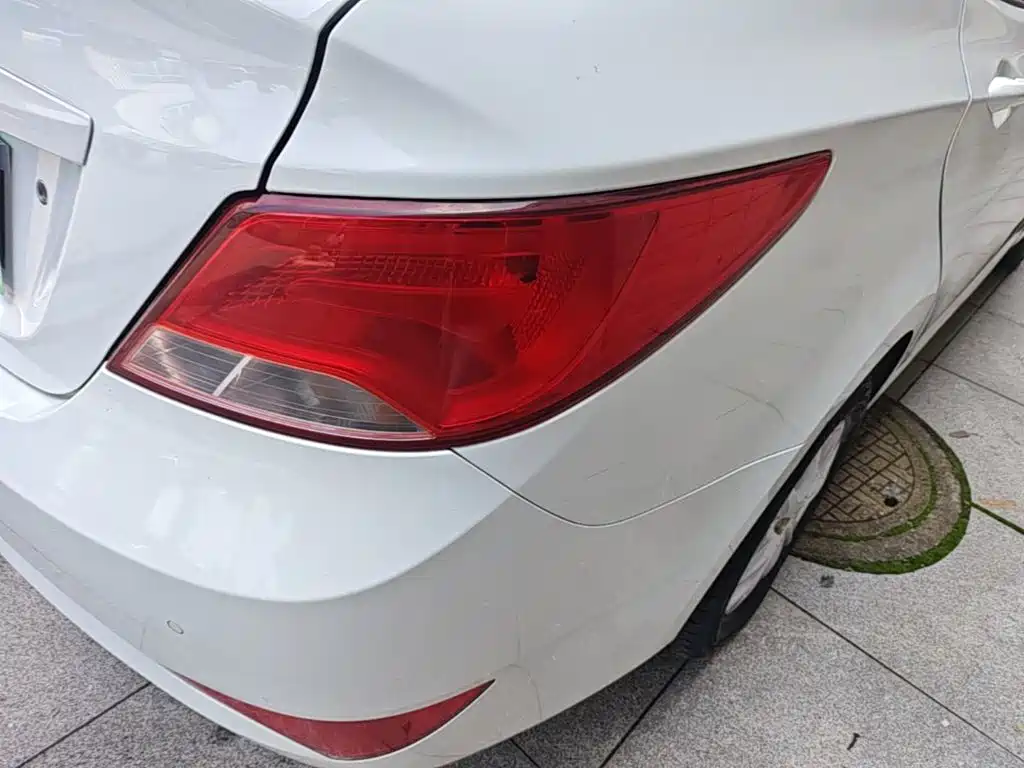 Hyundai Verna 2015 — фото 8