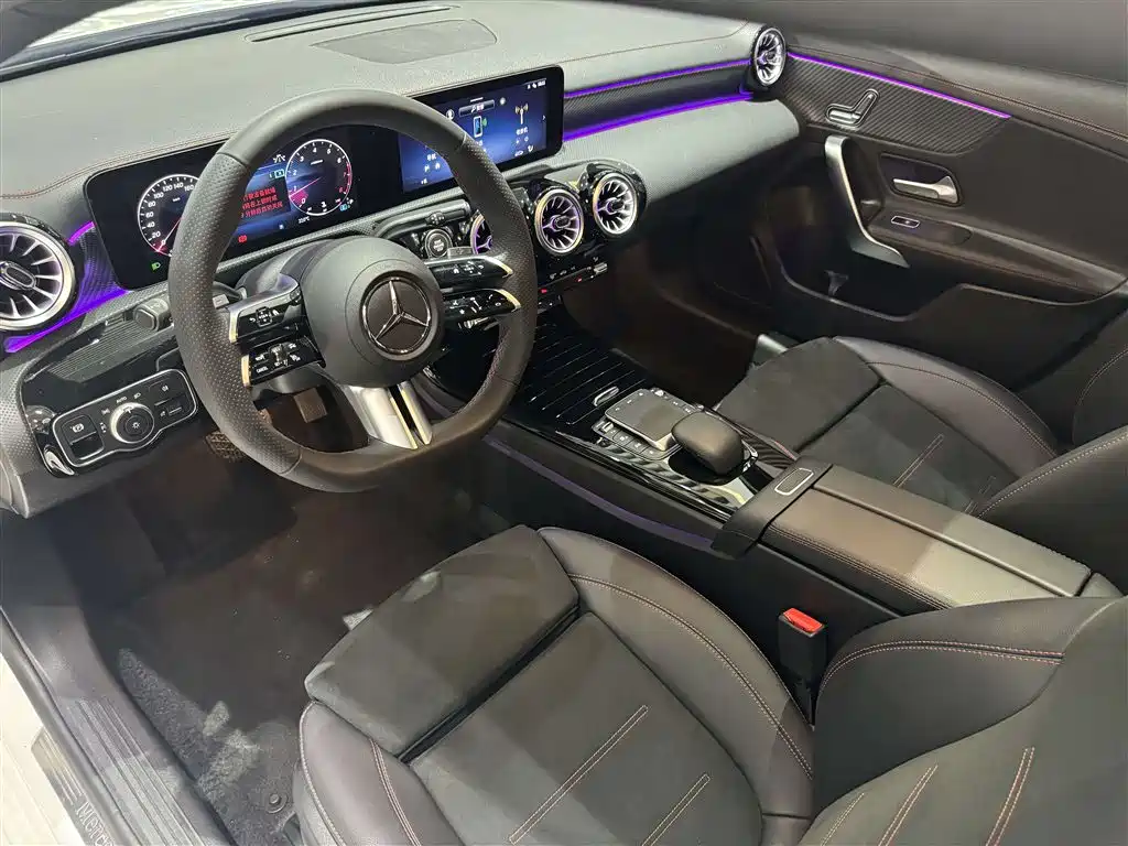 Mercedes-Benz A-Class 2024 — фото 11