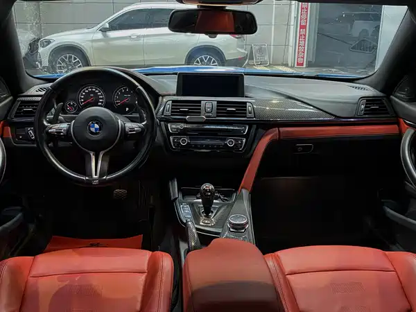 BMW M4 2015