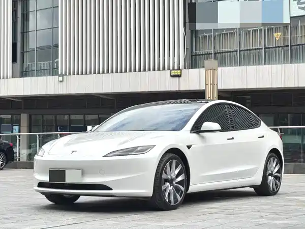 Tesla Model 3 2025