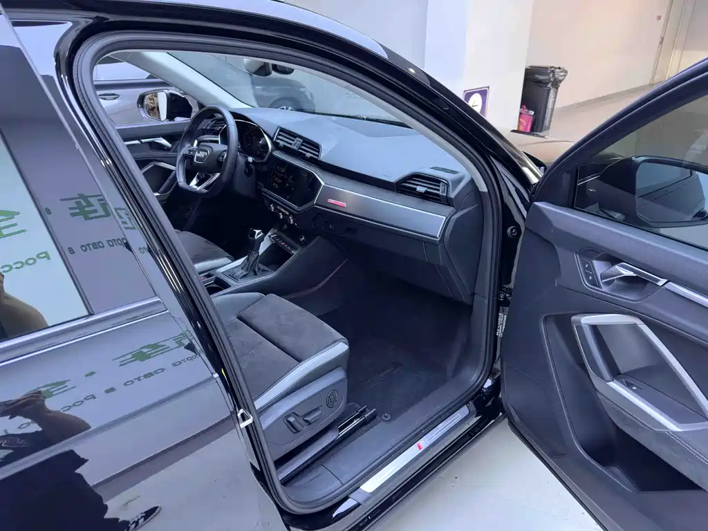 Audi Q3 2023 — фото 10