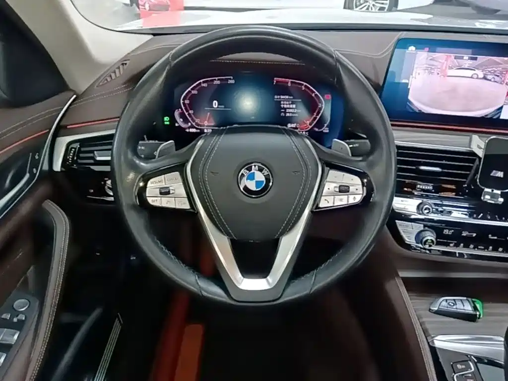 BMW 5 Series 2021 — фото 11