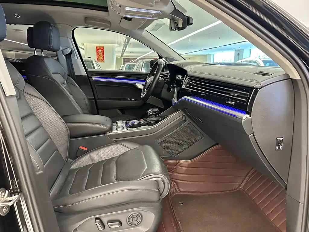 Volkswagen Touareg 2019 — фото 12