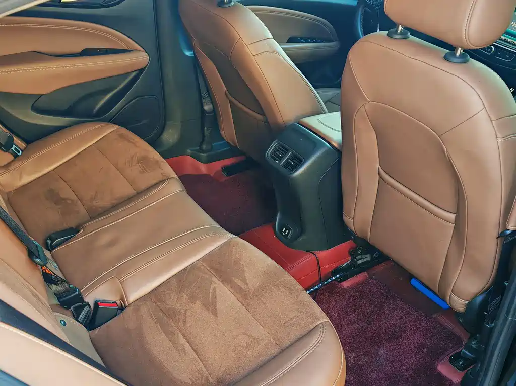 Buick Regal 2018 — фото 10
