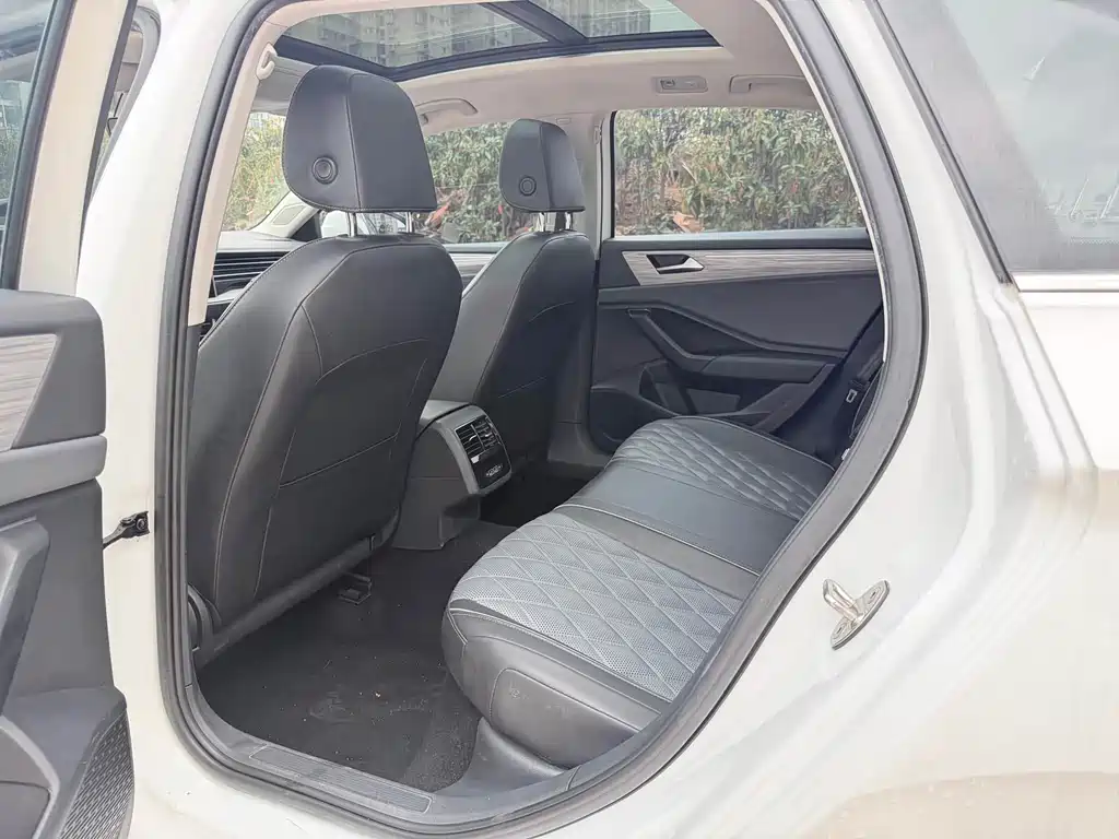 Volkswagen Sagitar 2021