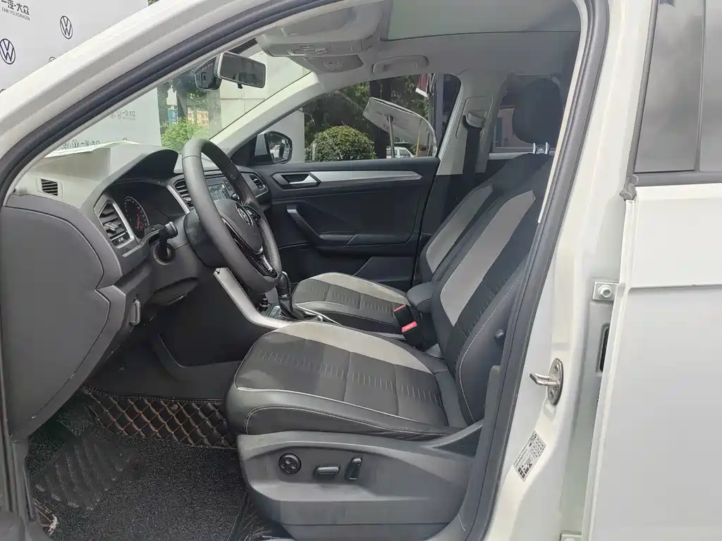 Volkswagen T-Roc 2019
