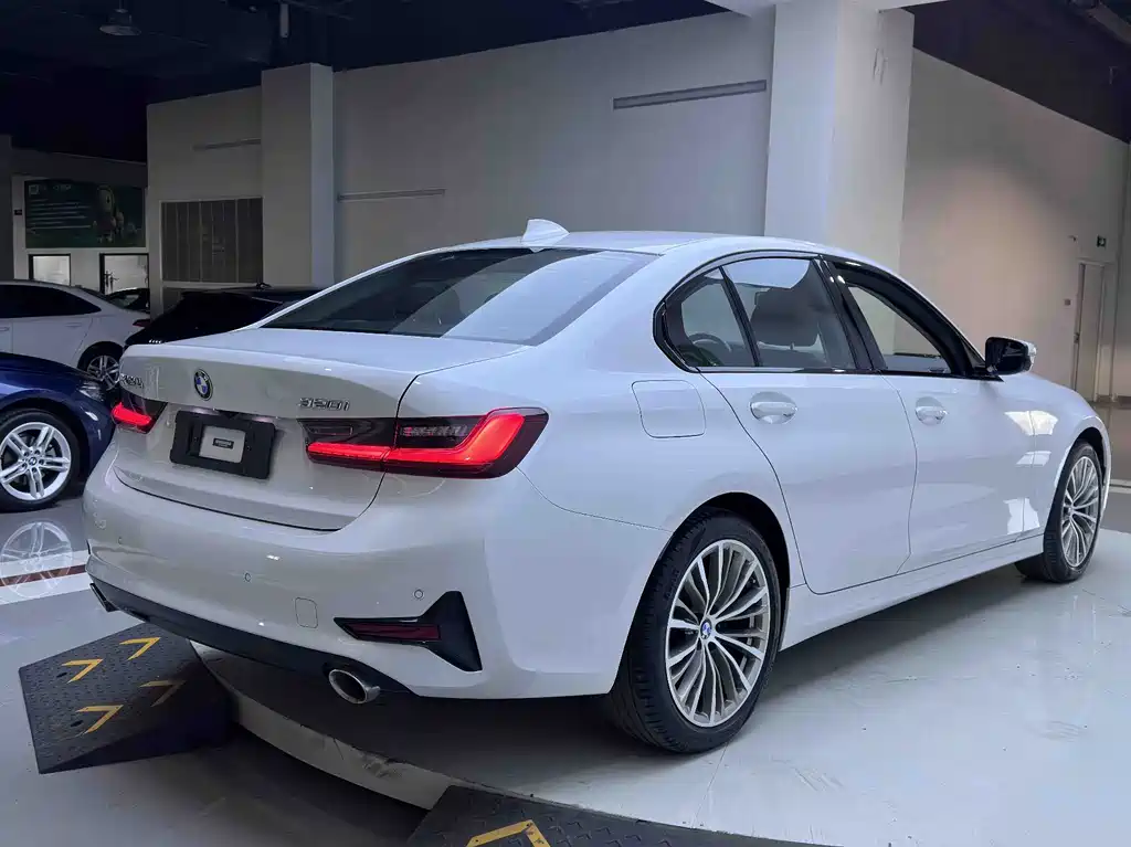 BMW 3 Series 2022
