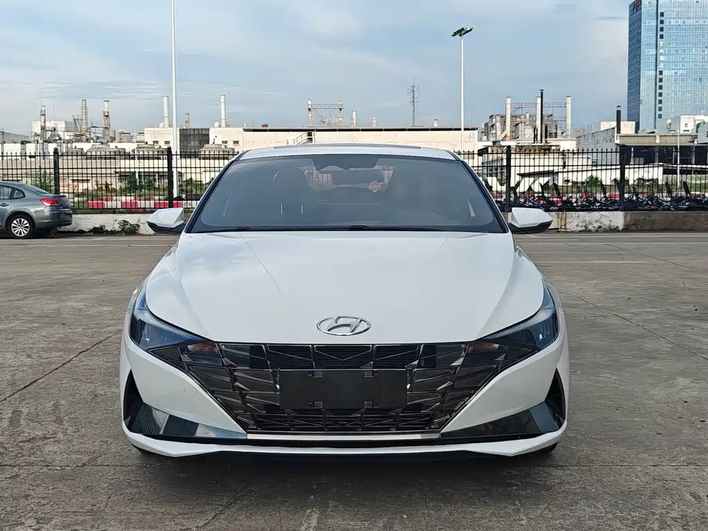Hyundai Elantra 2023