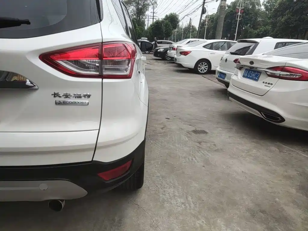 Ford Kuga 2015 — фото 8