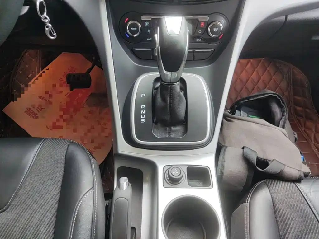 Ford Kuga 2015 — фото 14