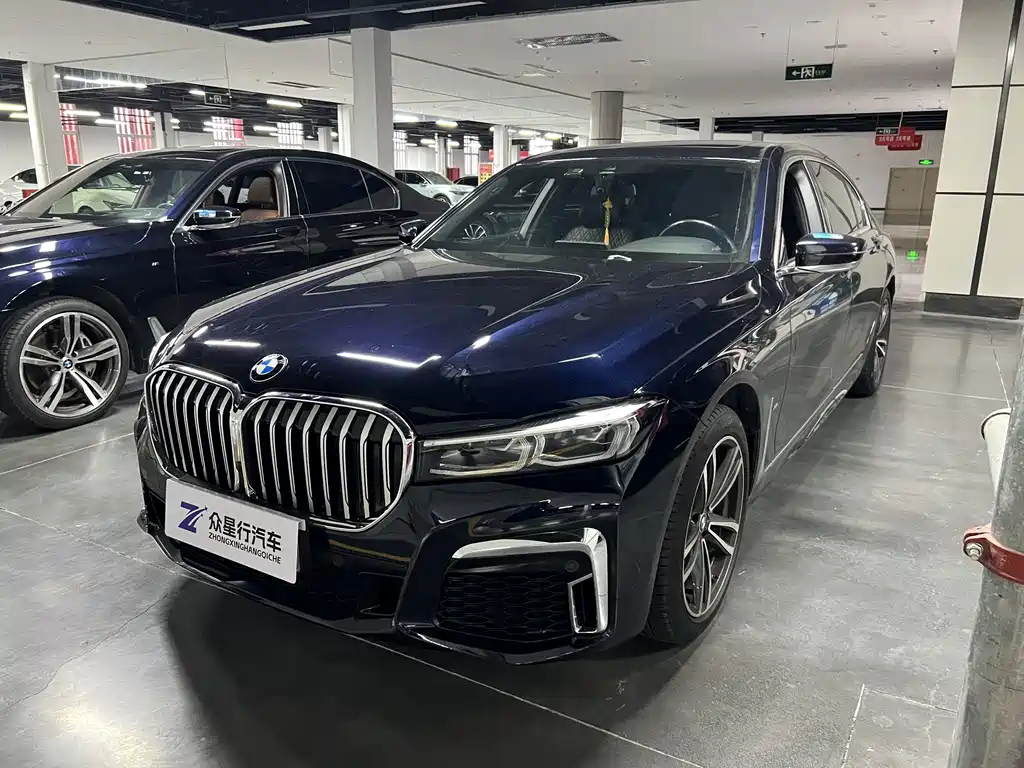 BMW 7 Series 2022 — фото 1