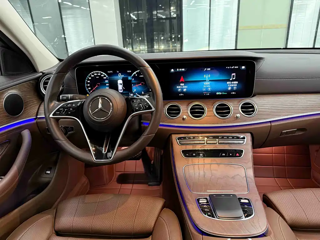 Mercedes-Benz E-Class 2022 — фото 16