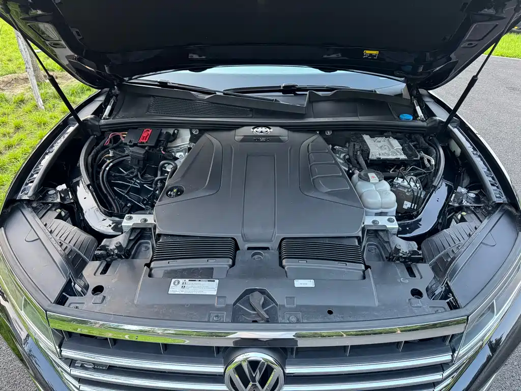Volkswagen Touareg 2019 — фото 19