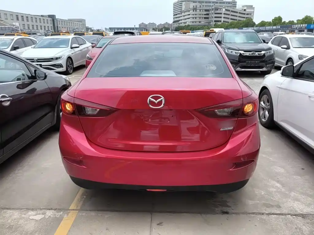 Mazda 3 Axela 2016 — фото 6