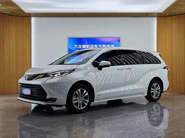 Toyota Sienna 2024