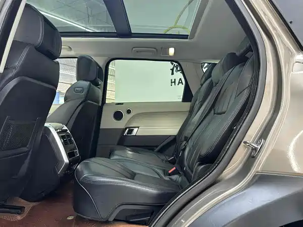 Land Rover Range Rover Sport 2015