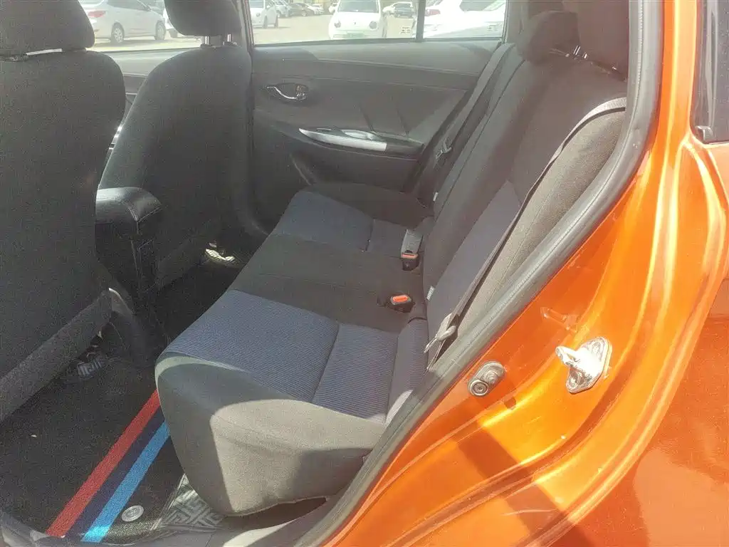Toyota Yaris L 2016 — фото 17