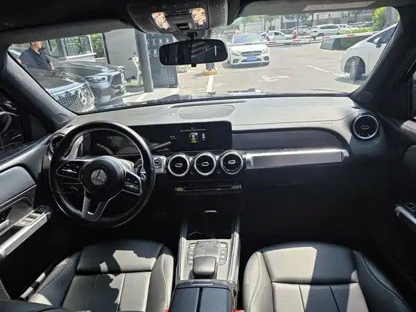 Mercedes-Benz GLB 2023