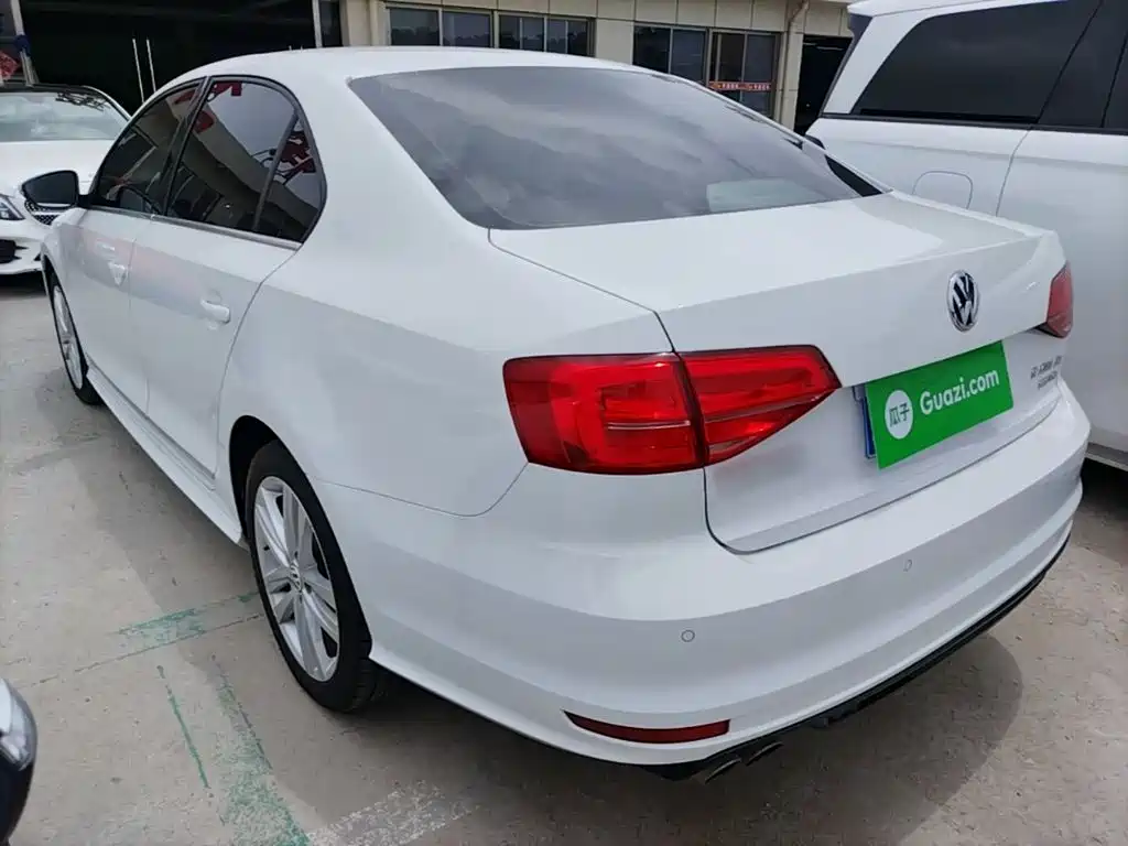 Volkswagen Sagitar 2019