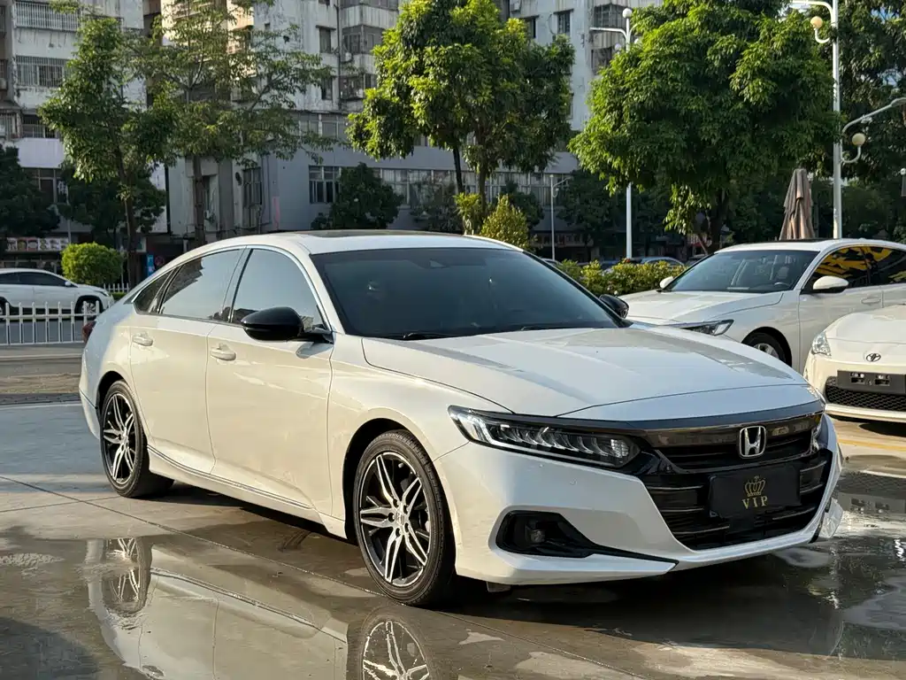 Honda Accord 2023 — фото 1